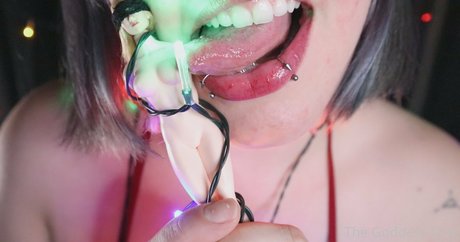 the goddess clue 裸のポルノスター 画像