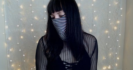 the goddess clue ヌードスター 写真