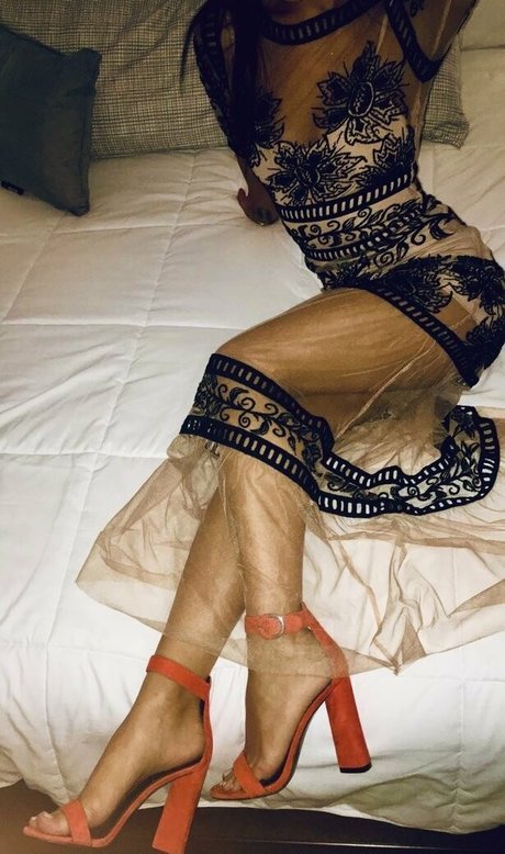 小柄で痩せたOnlyFans ホットセックス 写真