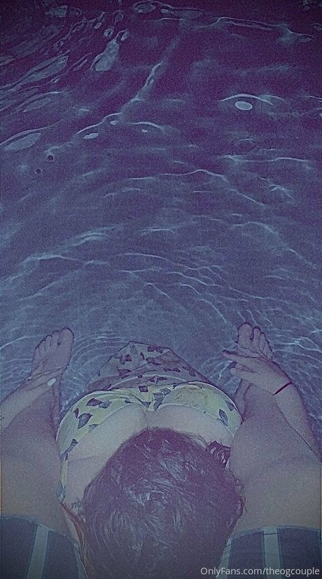 トゥワークオンリーファン ホットヌード 写真