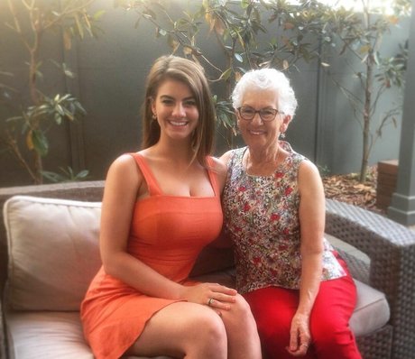 Tiana Hawkins トップモデル 写真