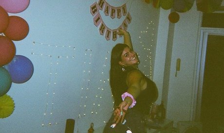 Tiana Hawkins スター 裸 写真