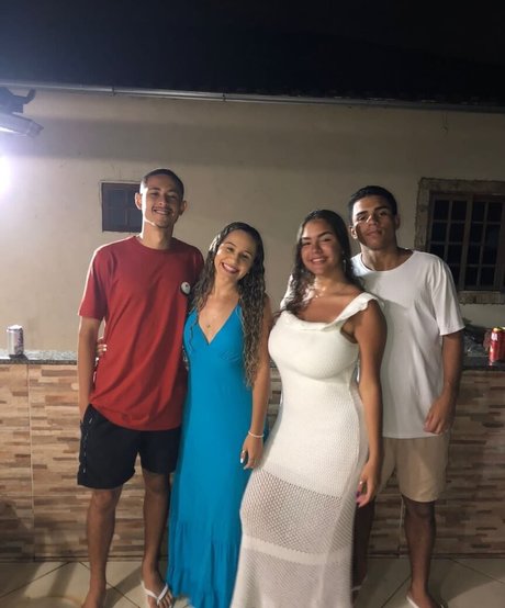 Alice M top profile image