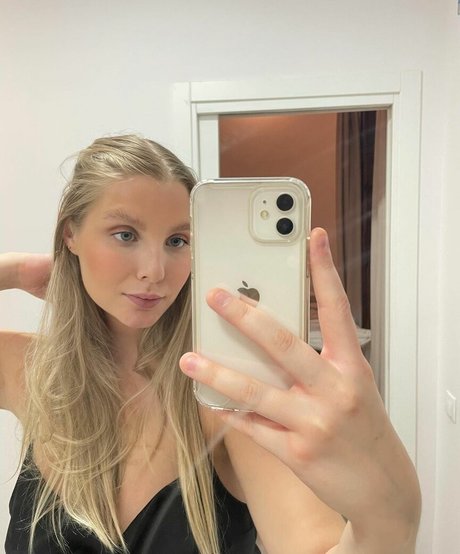 セクシーなブロンドのOnlyFans 無料 写真