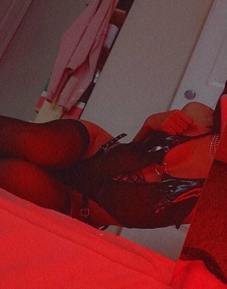 eeebydeeeby ポルノスター 美しい 写真