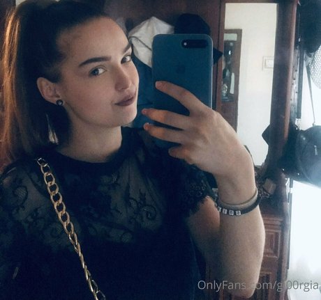 メイクアップアーティストOnlyFans アートヌード 写真