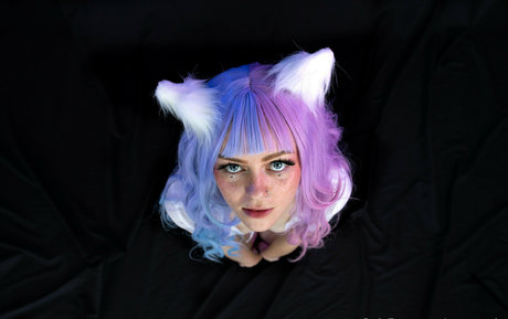 小柄なブロンドの熟女OnlyFans xxx 画像