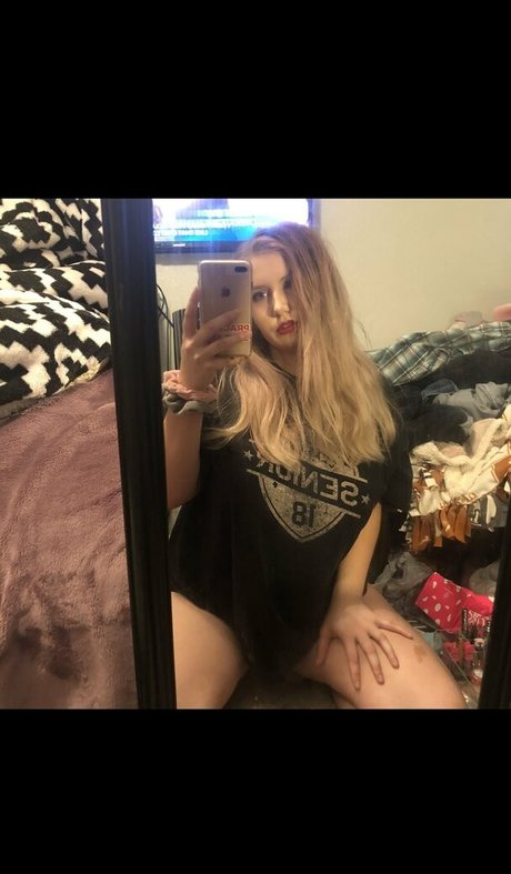 nikoletlarie ポルノスター 独占 写真