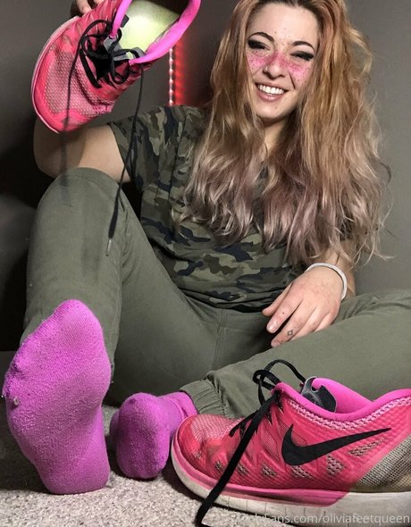 oliviafeetqueen アダルトスター 画像