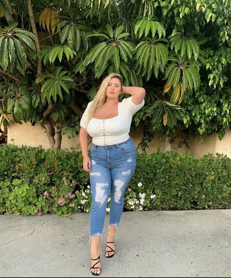 Lo Sangstaaa 裸のモデル 写真