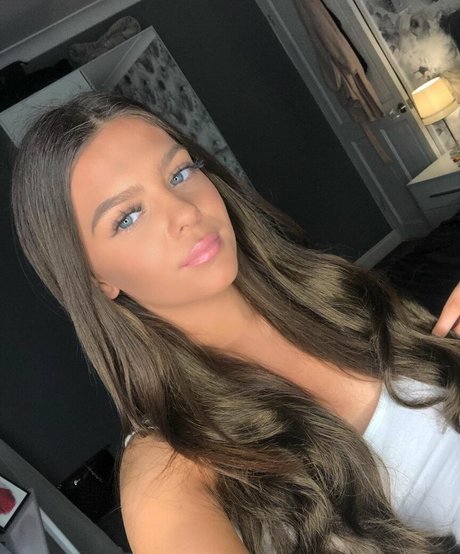 Connie Thompson ヌードモデル 写真