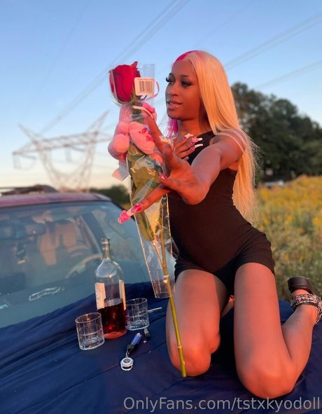 デカ尻ジーンズ OnlyFans ホットxxx 画像