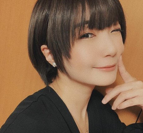 毛深い妊婦OnlyFans セクシーヌード 写真