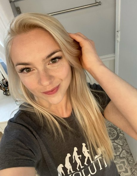 Mandy Marx ポルノスター 写真