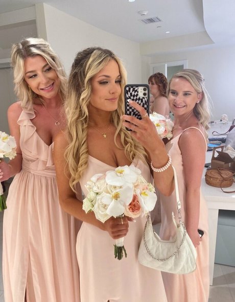 Emma Greenshields アート女優 写真