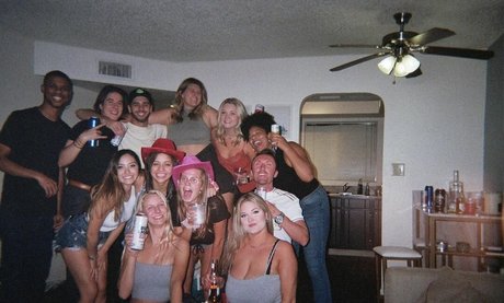 Emma Greenshields エロティックモデル 画像