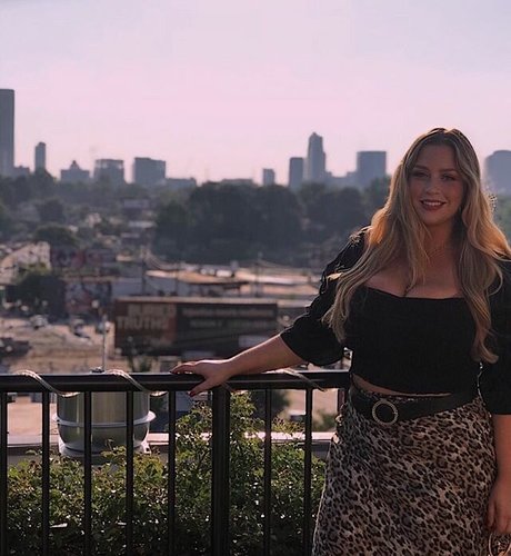 黒髪の熟女OnlyFans アダルト 画像