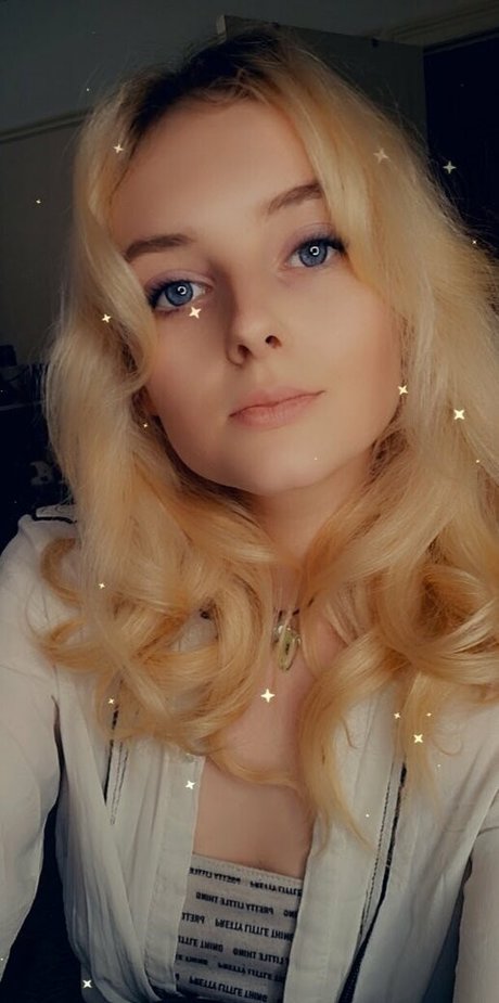 アジアンシャワー OnlyFans エロチック ギャラリー