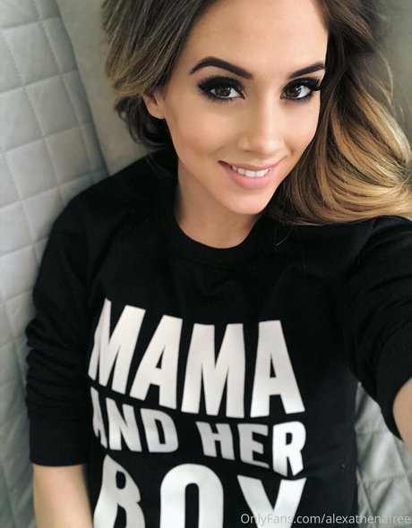 巨乳とお尻のOnlyFans アートヌード 写真