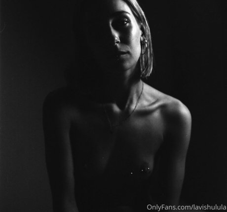 毛深いBBW OnlyFans セクシーヌード 写真