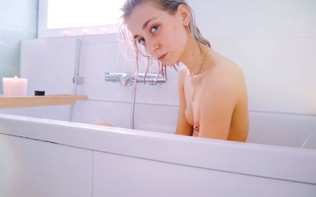 曲線美のティーンズOnlyFans 素敵 画像