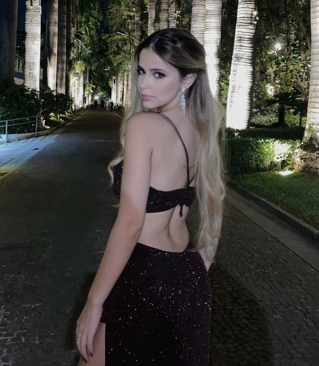 Daniella Chechia ポルノスター パーフェクト 写真