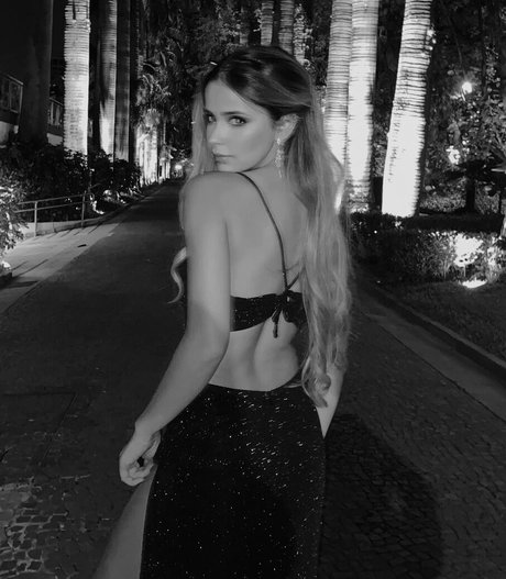 Daniella Chechia アダルトモデル 写真