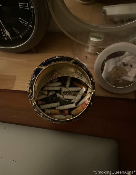 smokingqueenalina アダルトスター アーカイブ