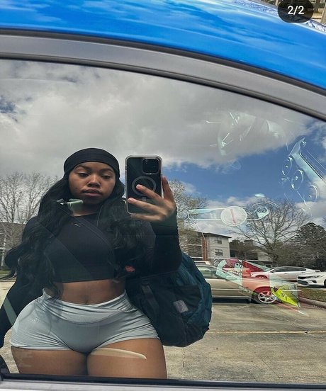 大きな黒いチンポ OnlyFans 裸 ギャラリー