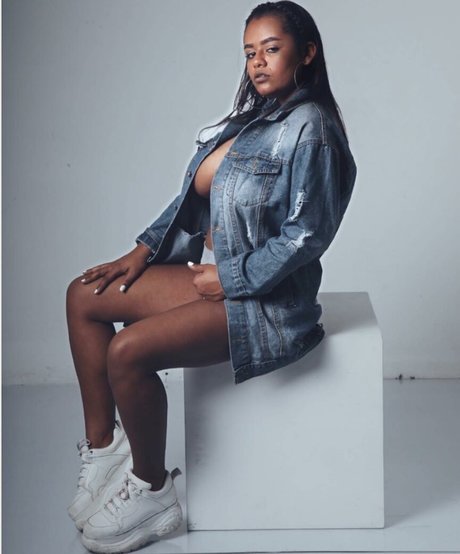 JustNati 高品質モデル 画像