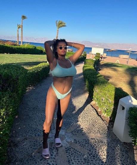 成熟した異人種間OnlyFans ヌード ギャラリー