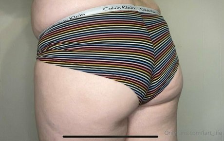 ブルネットの教師OnlyFans アートヌード 写真