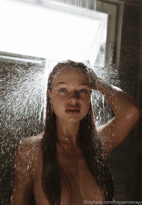 freyaannerayy アダルトモデル ギャラリー
