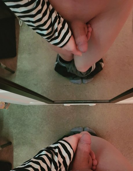 レズビアン ストラップオン OnlyFans 美しい裸 写真