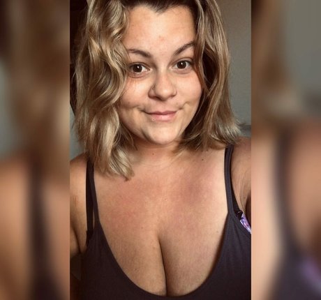 plussize andfine profile image