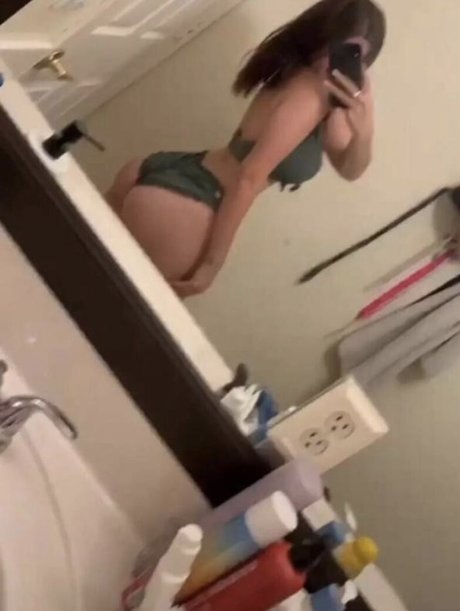 Emiliee Russo トップスター ギャラリー