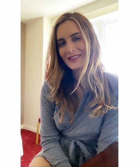 Britishmeghanspice 素敵なモデル 写真