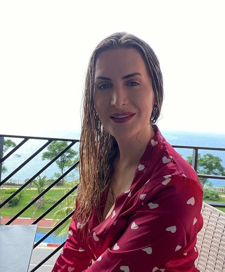 Britishmeghanspice ホット女優 写真