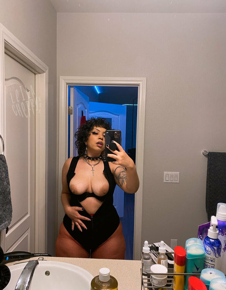 成熟した異人種間OnlyFans セクシー裸 写真