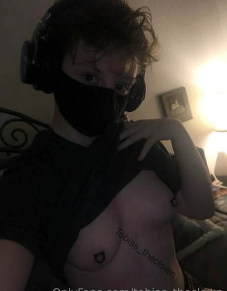 tobias theclown 独占ポルノスター 画像