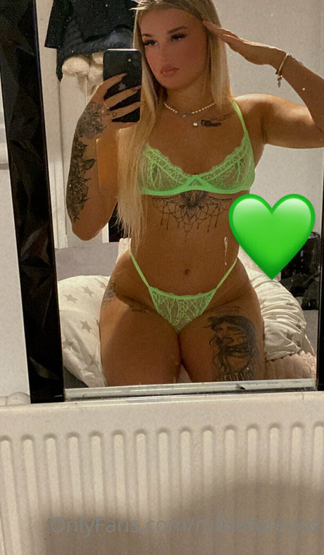 millieforeyxo スター 裸 ギャラリー