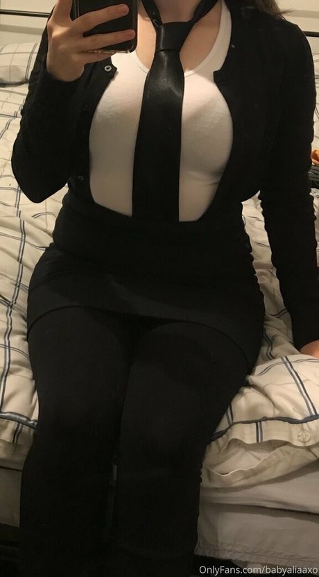 babyaliaaxo セクシーモデル ギャラリー