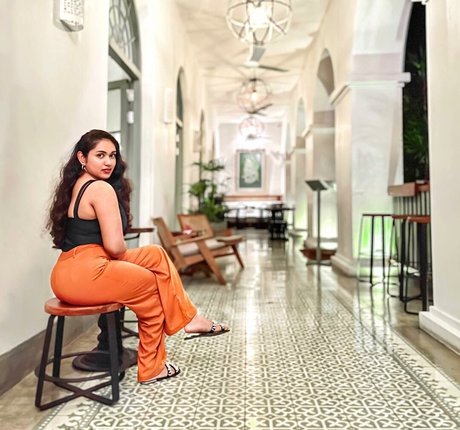 Nimesha Jayarathne エロティックモデル 画像