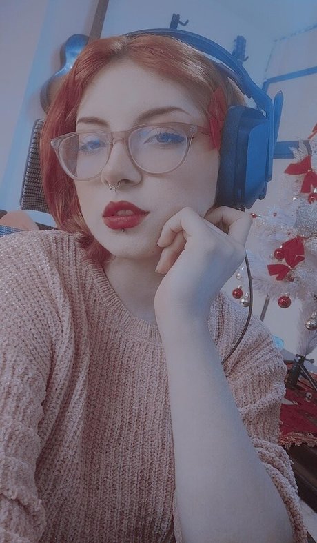 おばあちゃんの巨乳OnlyFans ホットヌード 写真