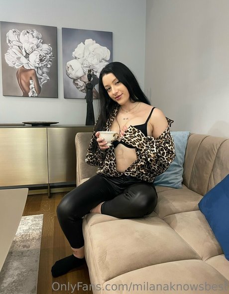 milanaknowsbest 完璧なモデル 写真