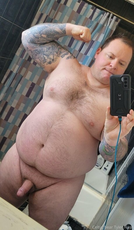 巨根ゲイOnlyFans アートヌード 写真