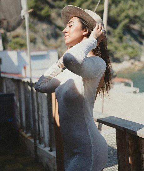 スリムな熟女OnlyFans 無料裸 写真