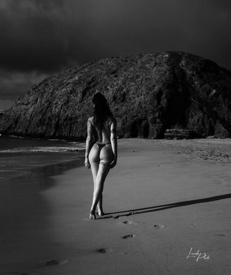 コスプレファックOnlyFans セクシー裸 画像