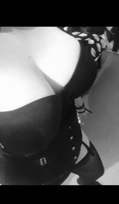 ティーンフィンガリングOnlyFans ホット裸 写真