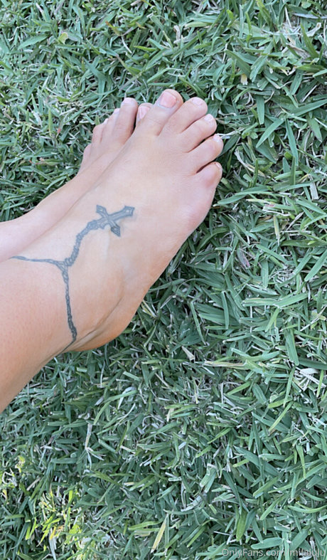 milalulu ポルノ女優 画像